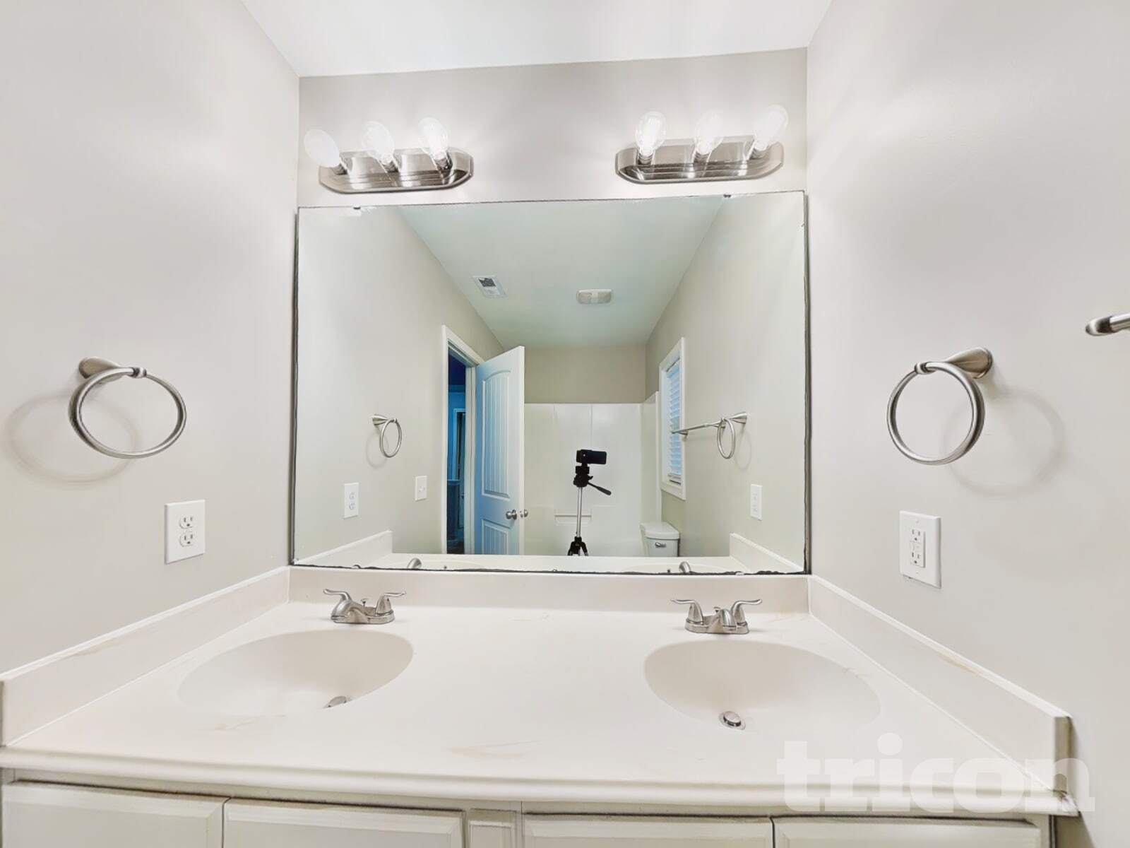 Building Photo - 1218 Azalea Dr