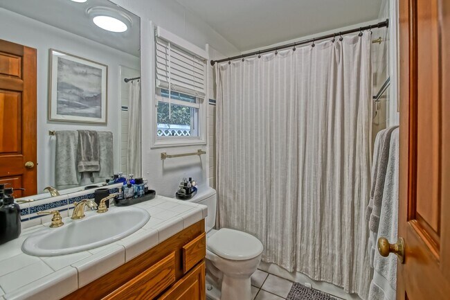 Building Photo - CHARMING & SPACIOUS, 5BR3.5BA HOME W/ PRIVATE YARD, BALCONY & SPRAWLING LIVING SPACE NEXT TO SAND...