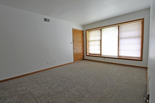Building Photo - 3832 Wyoming Way
