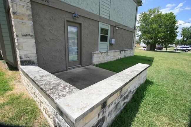 Building Photo - 4402 Boyett St