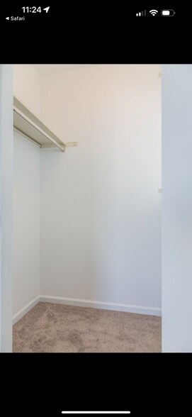 Building Photo - 681 Thorntree Ct