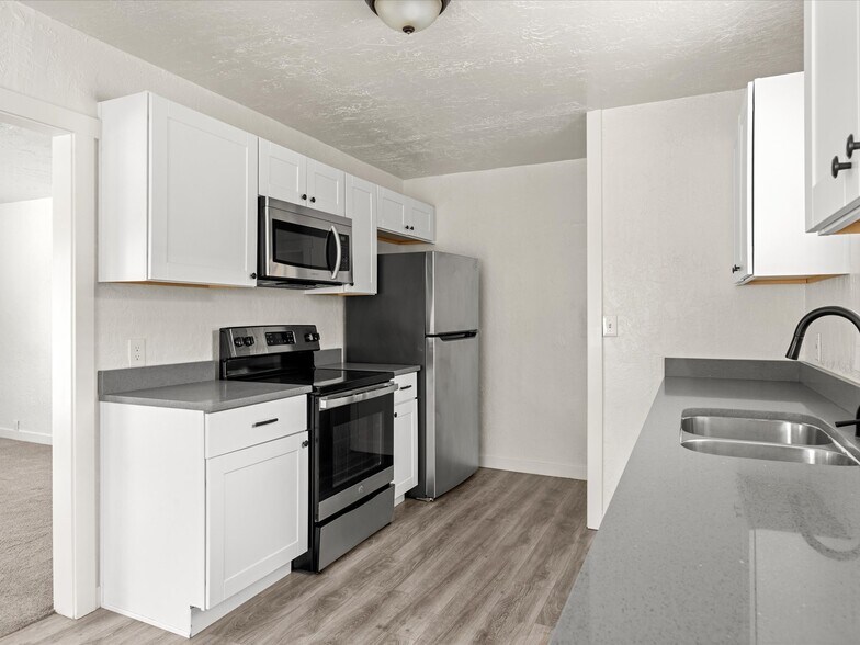 Building Photo - 3568 Orchard Ave