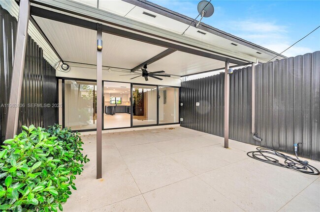 Building Photo - 2211 NE 122nd St