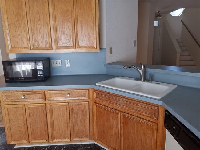 Building Photo - 1603 Sylvia Ln