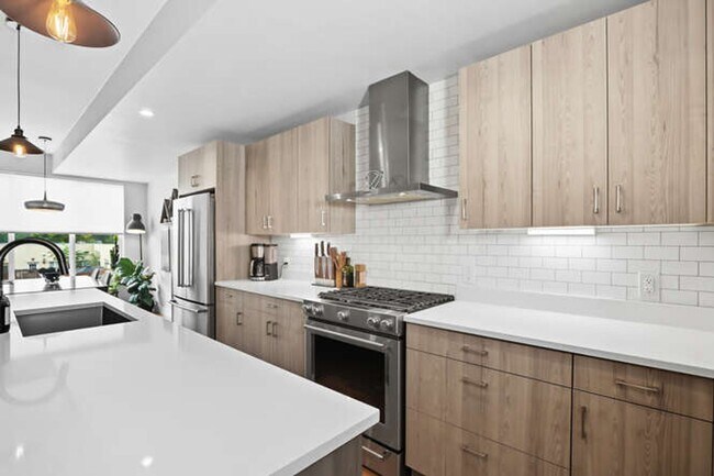 Building Photo - Charming City Living Near Downtown Denver ...