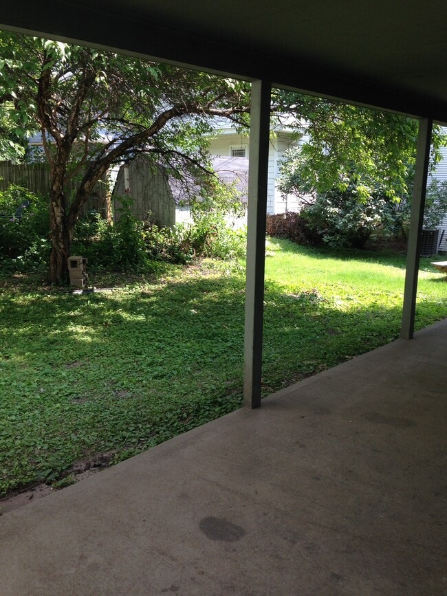 Building Photo - 523 Fairchild St