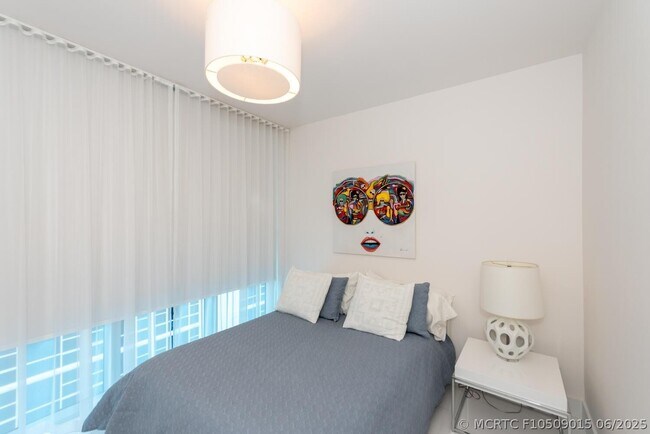 Building Photo - 6899 Collins Ave