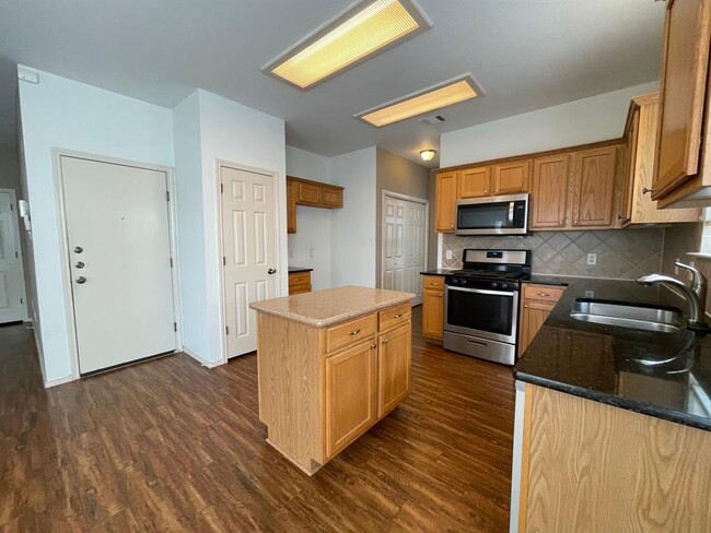 Building Photo - 10520 Dunham Forest Rd