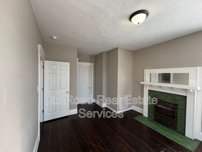 Building Photo - 810 Sunset Ave