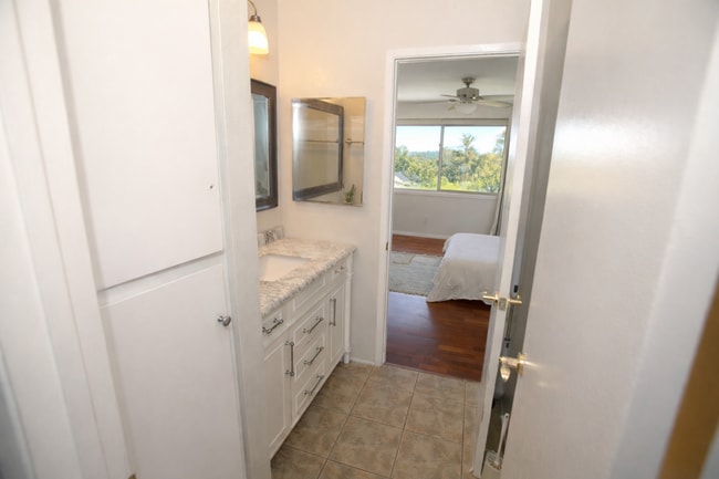 Building Photo - Great Townhome located in the 4S ranch next to Westwood elementary