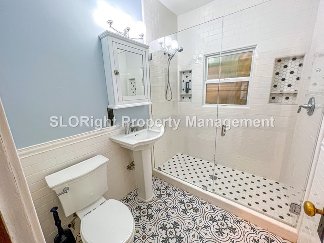 Building Photo - AVAILABLE JUNE - Charming 2 Bedroom / 1 Bathroom SLO Home