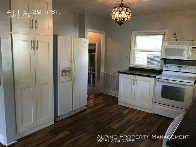 Building Photo - 3 Bed/2 Bath Home Near McKennan Park!