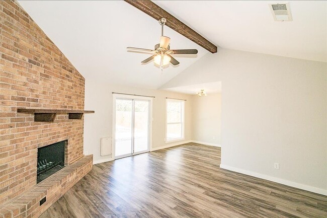 Building Photo - 1505 Quail Valley Dr