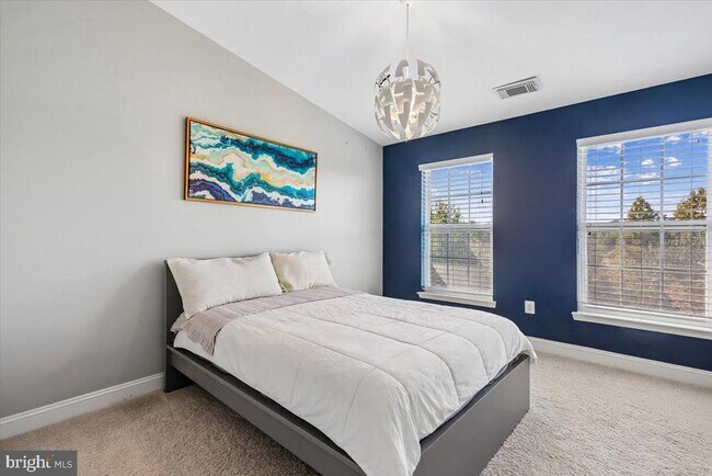 Building Photo - 402 Orchard Ridge Dr