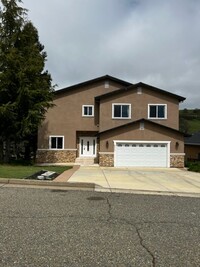 Building Photo - Sutter Crest Home