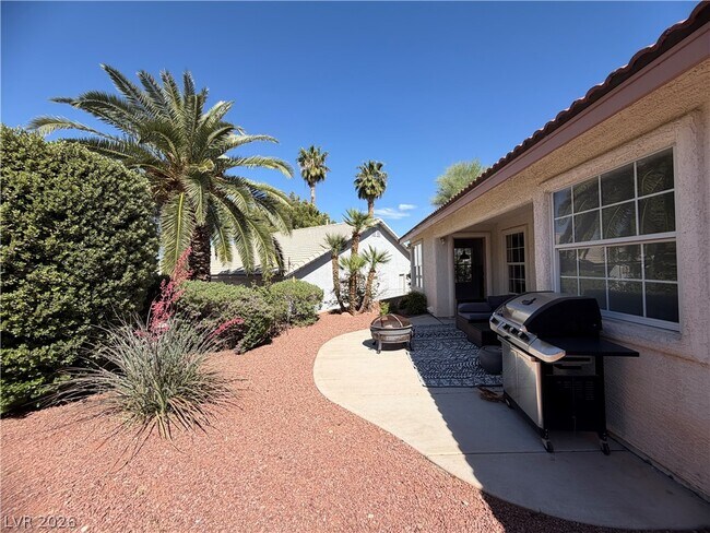 Building Photo - 5004 Elm Grove Dr