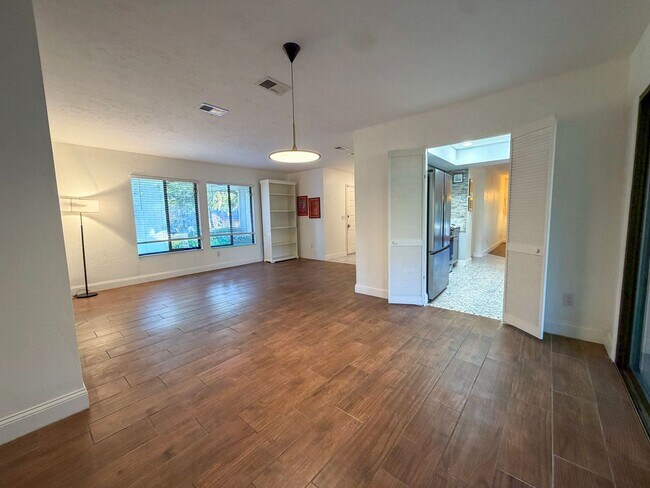 Building Photo - Pet Friendly 3BR/2BA House in Desirable Turkey Creek