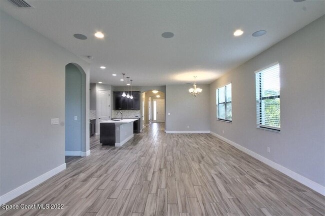 Building Photo - 3012 Addison Dr