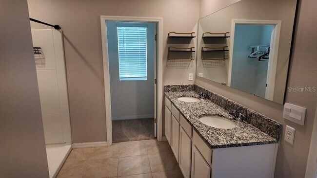 Building Photo - 11237 Amber Ridge Dr