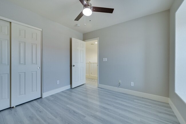 Building Photo - NW!!! 4 bedrooms!!! Pool and Spa!!! All ti...