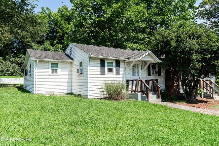 Building Photo - 203 Kensi Dr