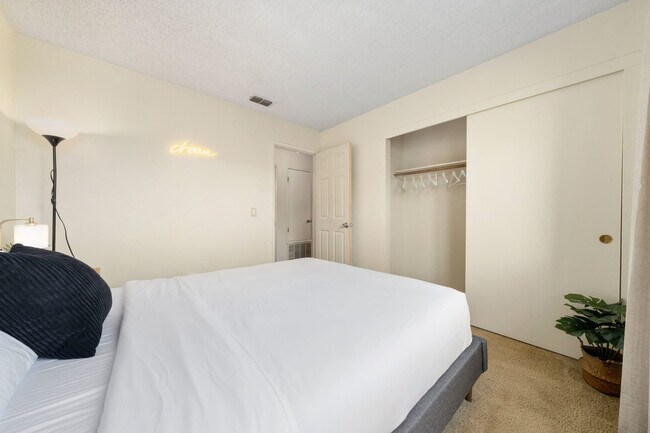 Building Photo - 4506 Wrenford Way