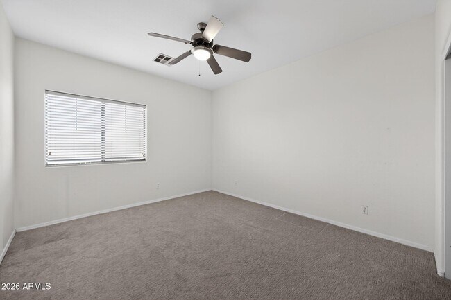 Building Photo - 939 E Sourwood Dr