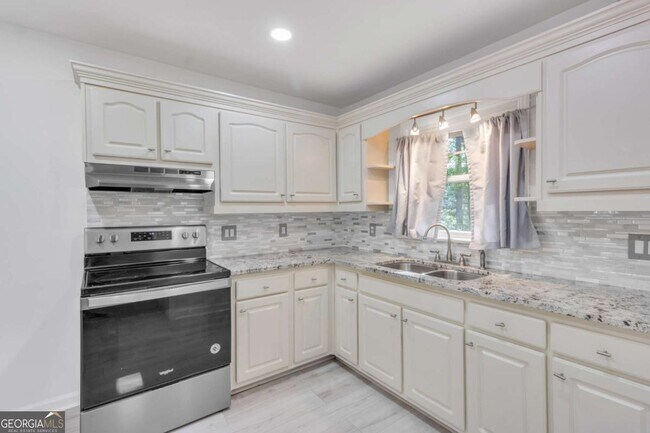 Building Photo - 2773 Fairlane Dr SE