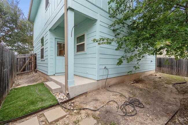 Building Photo - 5908 Red Bud Ridge Ln