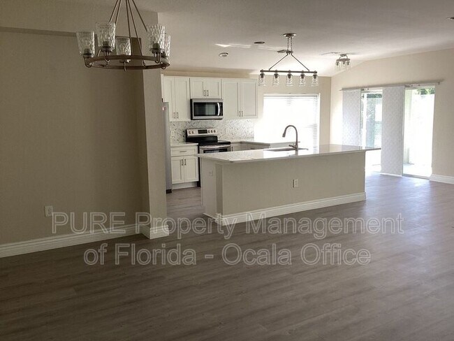 Building Photo - 5600 SW 44th Rd