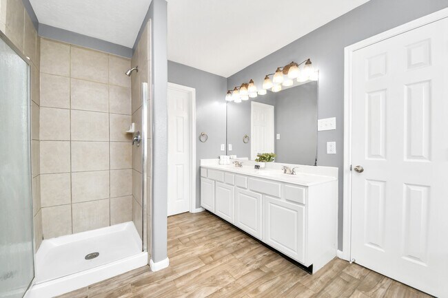 Building Photo - 19215 Terra Forest Ct