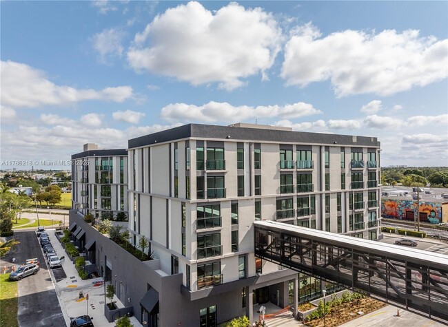 Building Photo - 3801 N Dixie Hwy