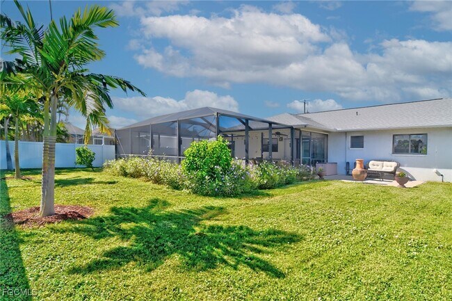 Building Photo - 4531 SW 14th Pl