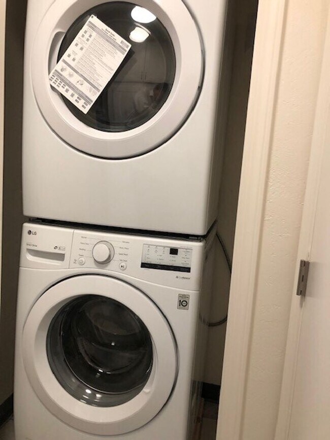 Building Photo - 1421 Florence Ln