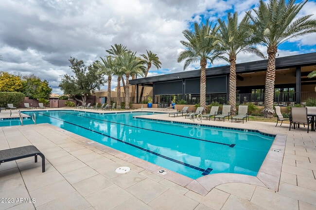 Building Photo - 7878 E Gainey Ranch Rd