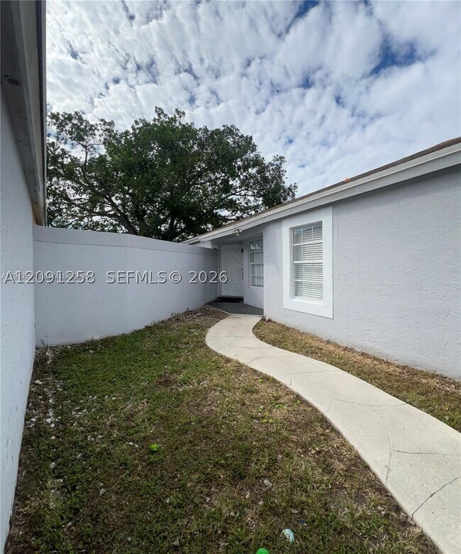 Building Photo - 14964 SW 74th Terrace