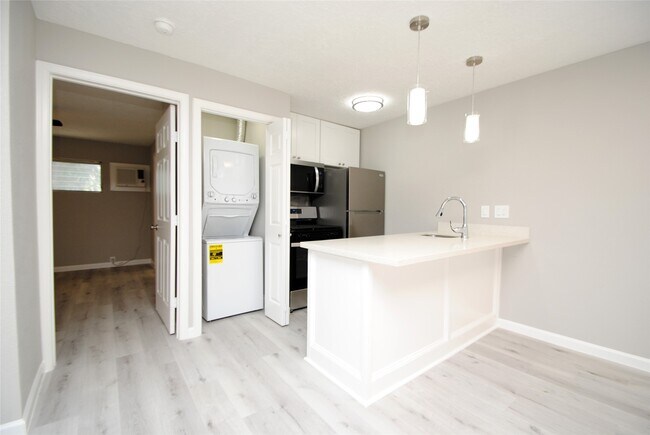 Building Photo - 2515 Yoakum Blvd