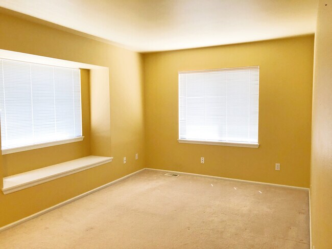 Building Photo - 14643 138th Way NE