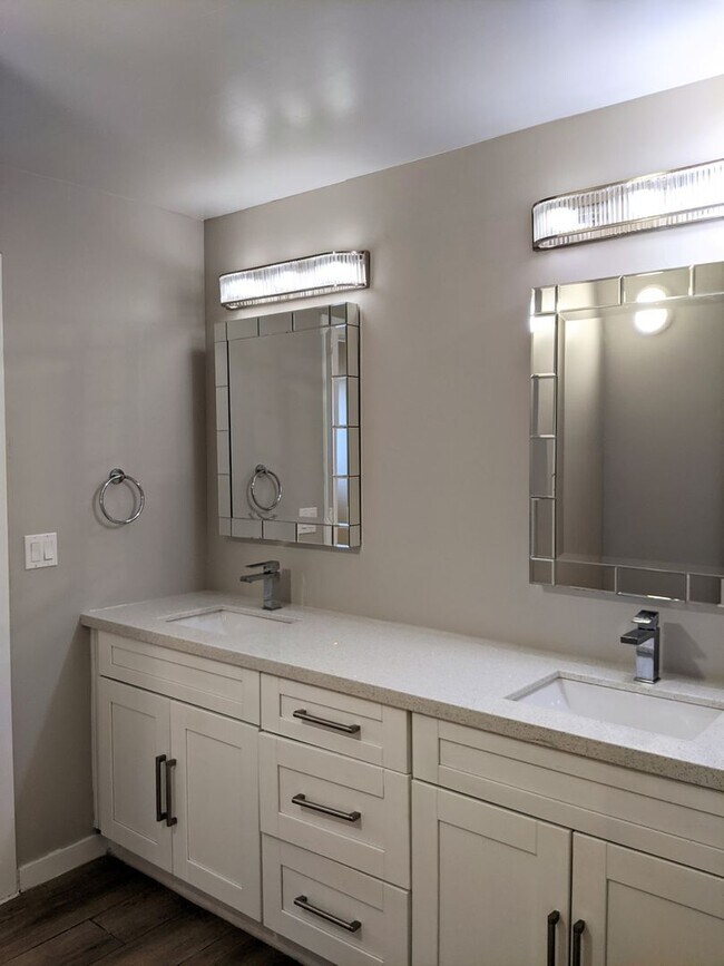 Building Photo - 4 Bedroom Home in Tempe Gardens Near E Sou...