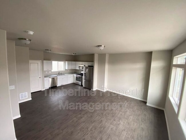 Building Photo - 874 Grissom Dr.