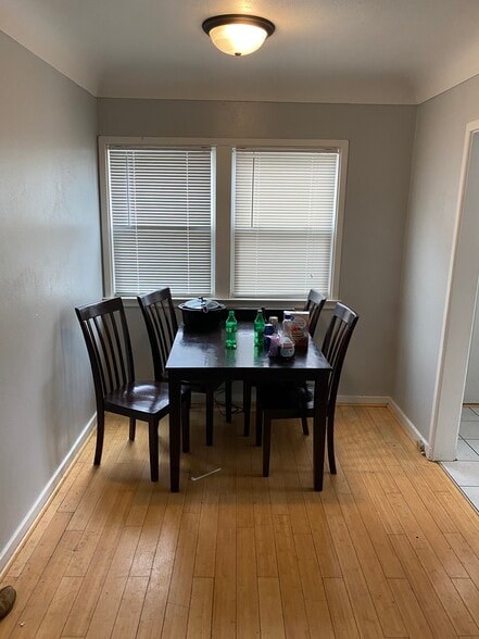 Dining room - 609 S Lucas St