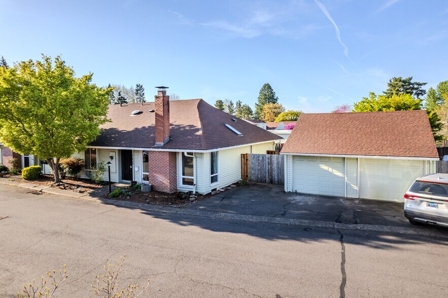 Building Photo - 14225 SW Rocklynn Pl