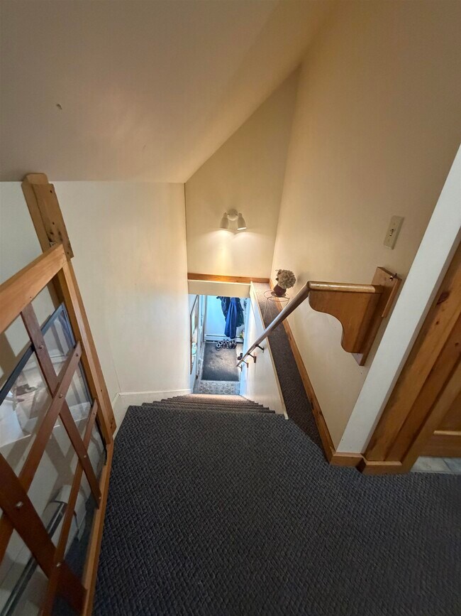 Building Photo - 211 Main St