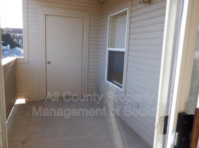 Building Photo - 1830 W Centennial Dr