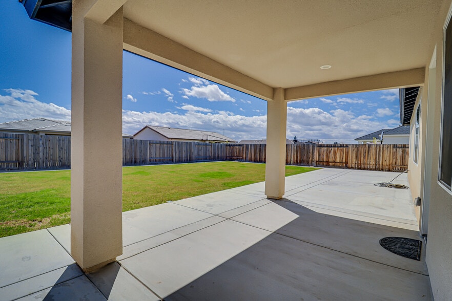 Building Photo - 15017 Maryvale Ave
