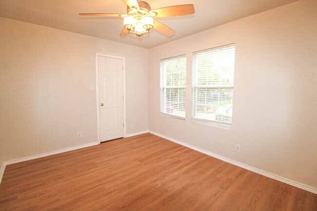 Building Photo - 9706 Battle Pass