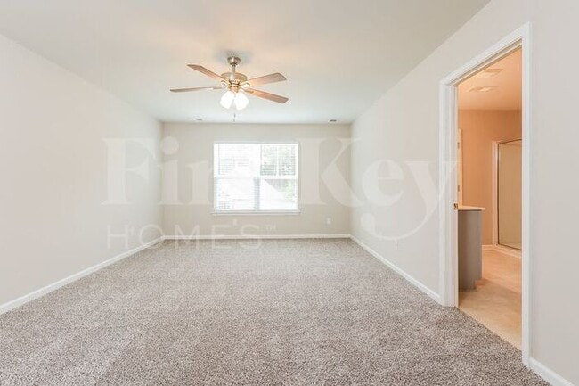 Building Photo - 817 Neosho Ct