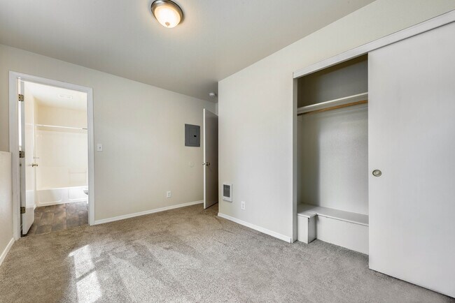 Building Photo - 2203 W Kootenai St