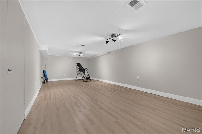 Building Photo - 8561 Everett Ave