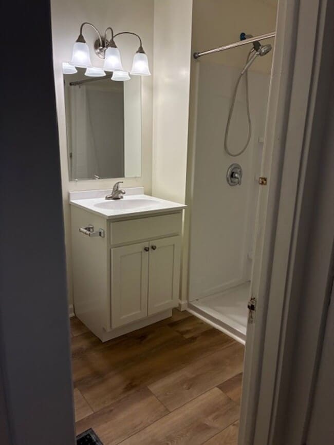 Building Photo - One Bedroom Duplex ( first floor)  $1160